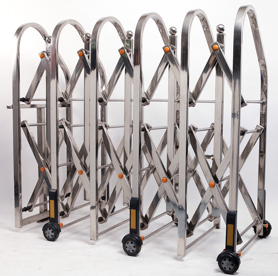 แผงกั้นเลื่อนพับ