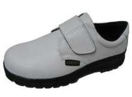 รองเท้านิรภัยหุ้มส้น รุ่น S051C